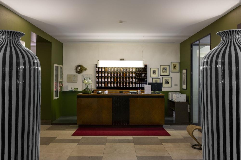 Hotel Colombia Милано Екстериор снимка