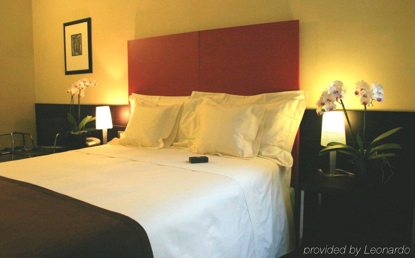 Hotel Colombia Милано Стая снимка