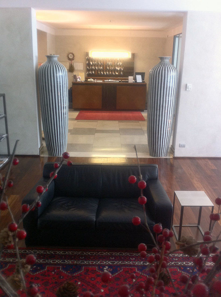 Hotel Colombia Милано Екстериор снимка