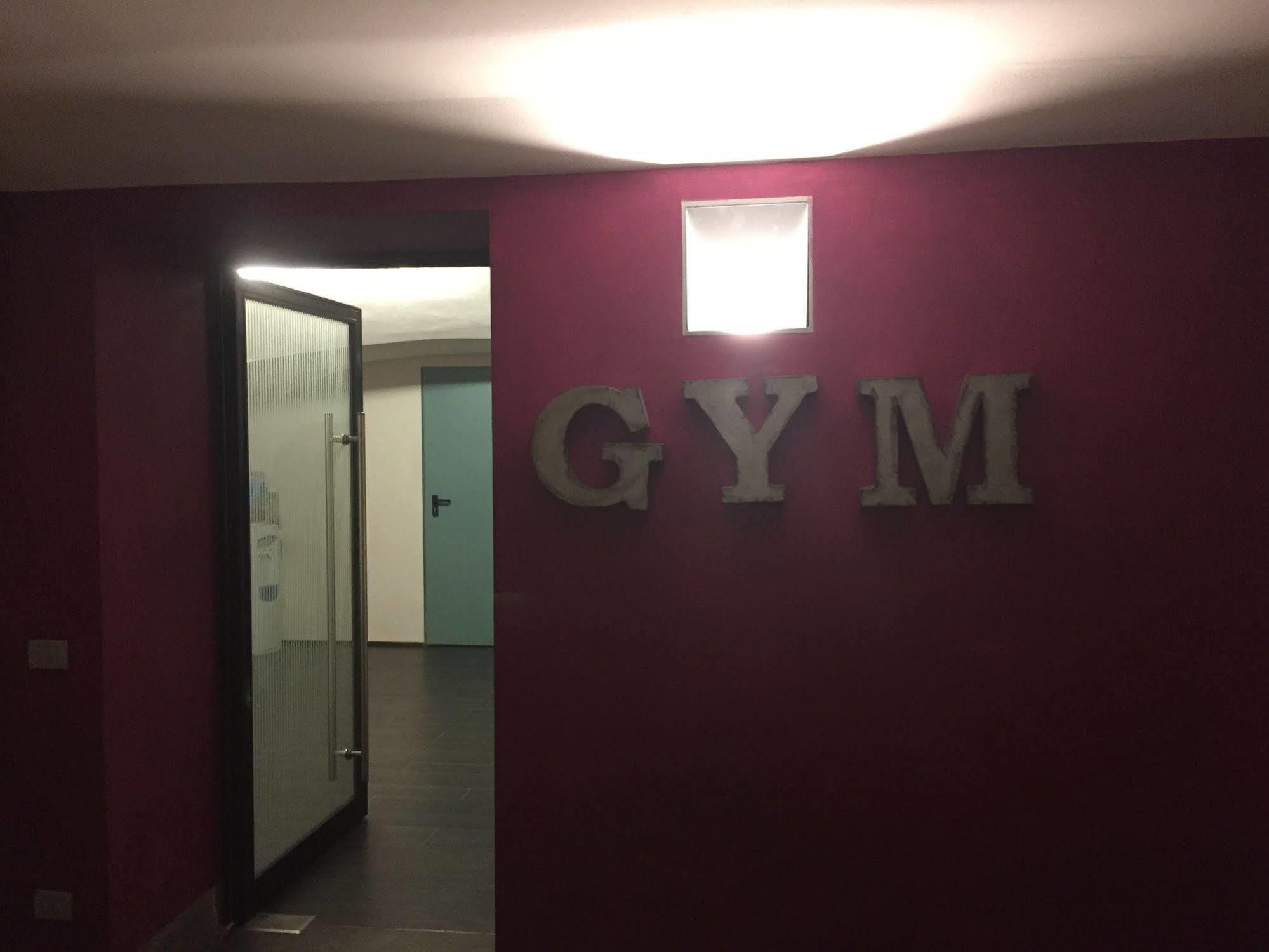 Hotel Colombia Милано Екстериор снимка