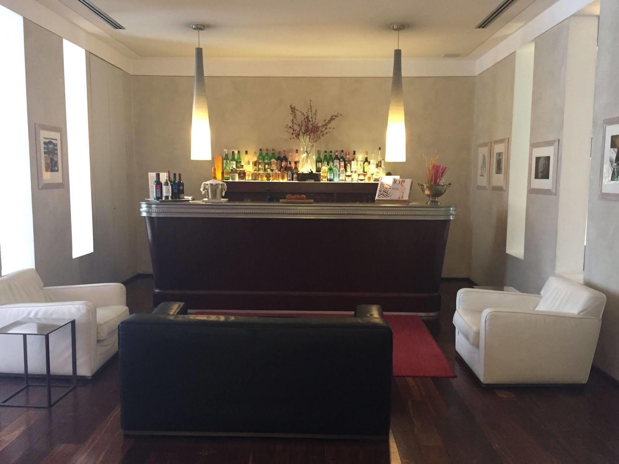 Hotel Colombia Милано Екстериор снимка